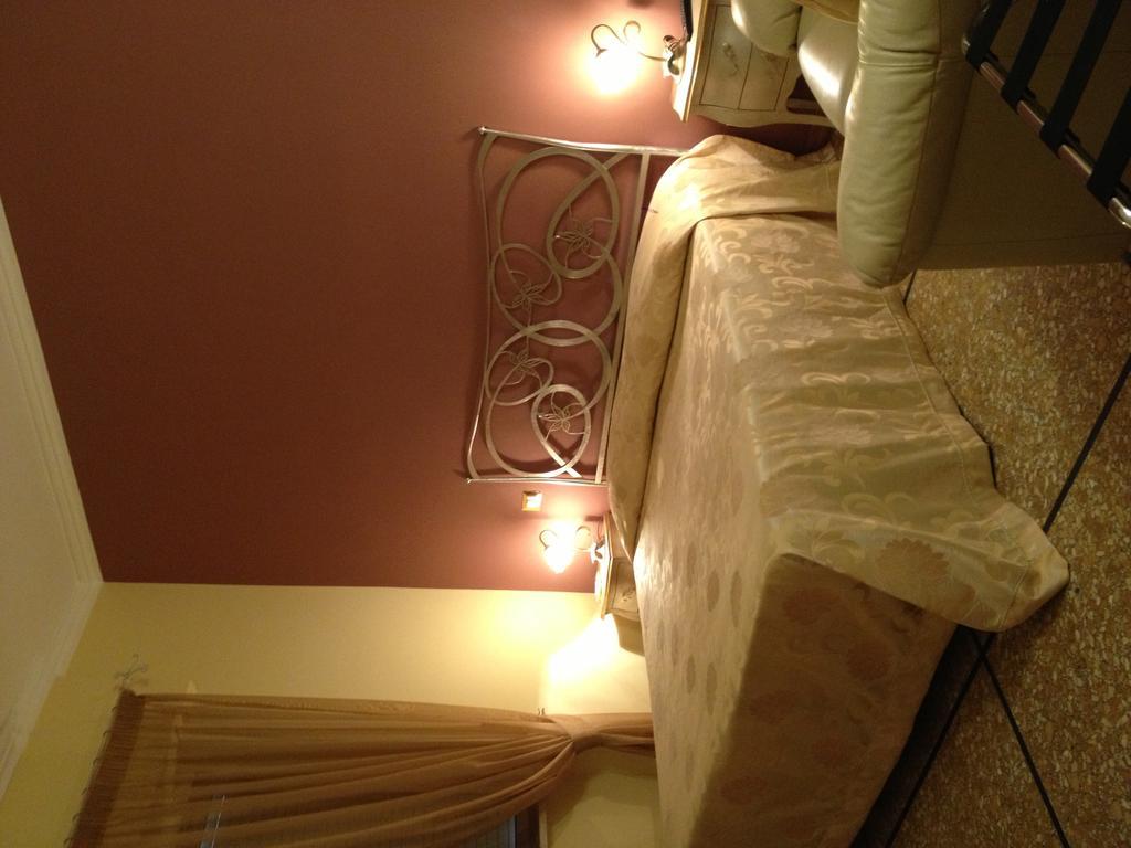 Miriam Guesthouse Rome Bagian luar foto
